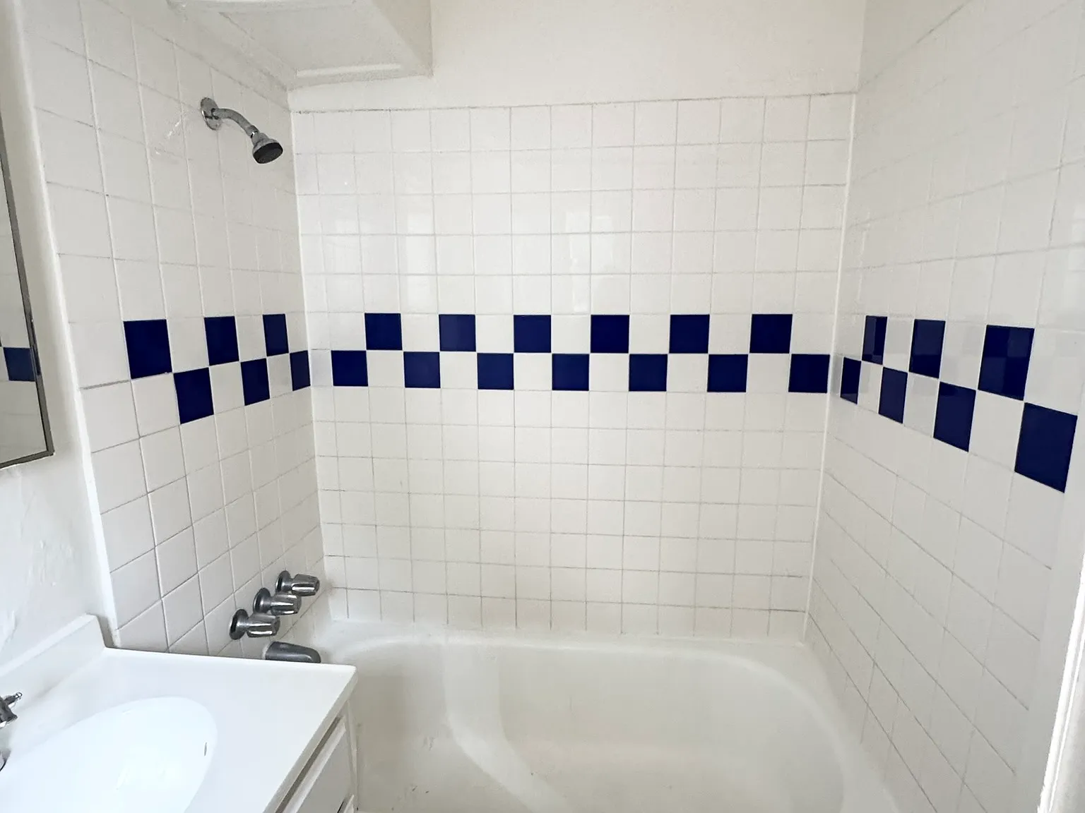 Studio, 400 sqft, $1,350 — Photo 2