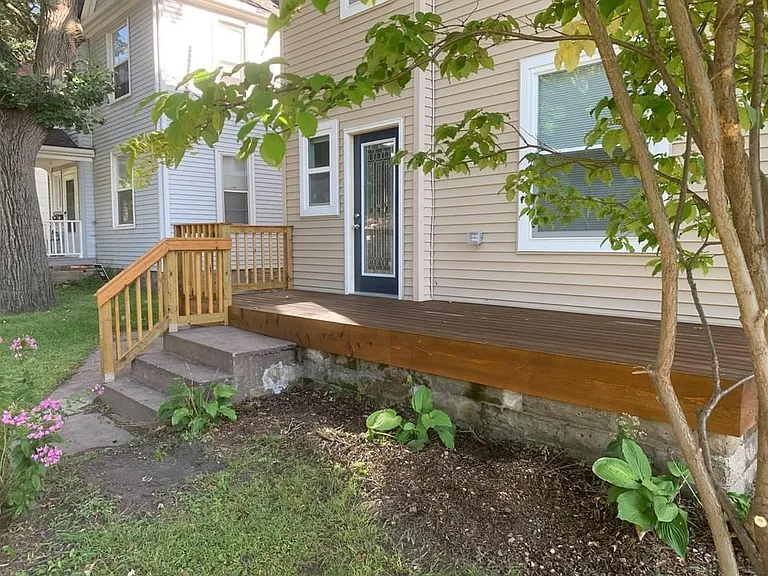 952 26th Ave NE #1 — Photo 33