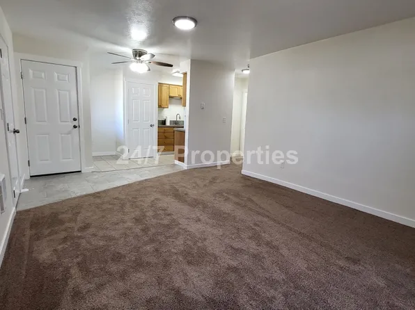 39470 Gary St APT 9, Sandy, OR 97055