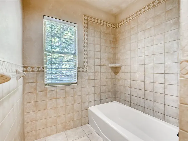 3208 Hampton Rd — Photo 13