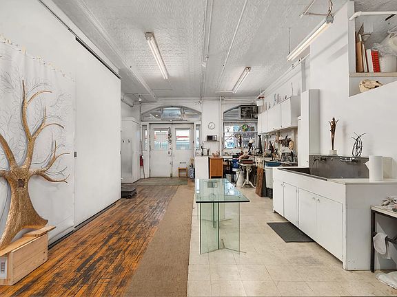 4th image of 136 W 24th St APT 1R