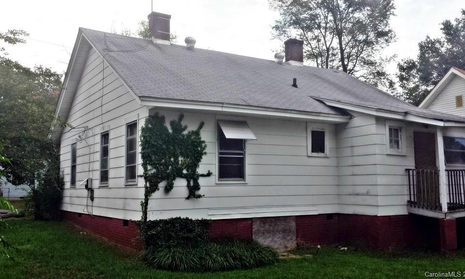 2nd image of 103 N Weldon St