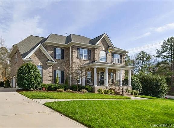 3rd image of 8700 Nellie Ln