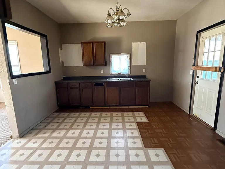 1286 E Vanderhoof St — Photo 14