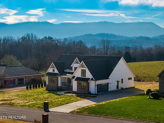 3rd image of 2574 Creekstone Cir
