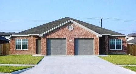 3 bed, 1189 sqft, $1,230 — Photo 1
