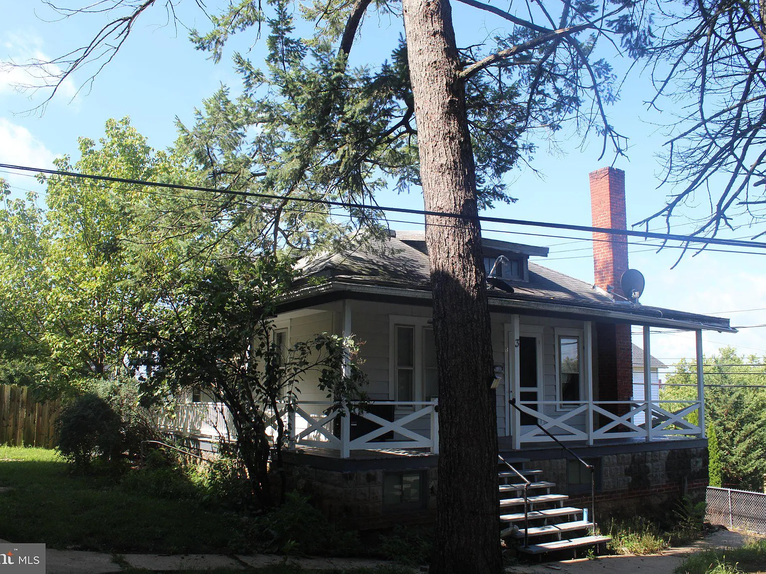 2 bed, 1.0 bath, 8093 sqft, $1,600 — Photo 3