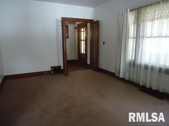 3rd image of 2428 20th Ave