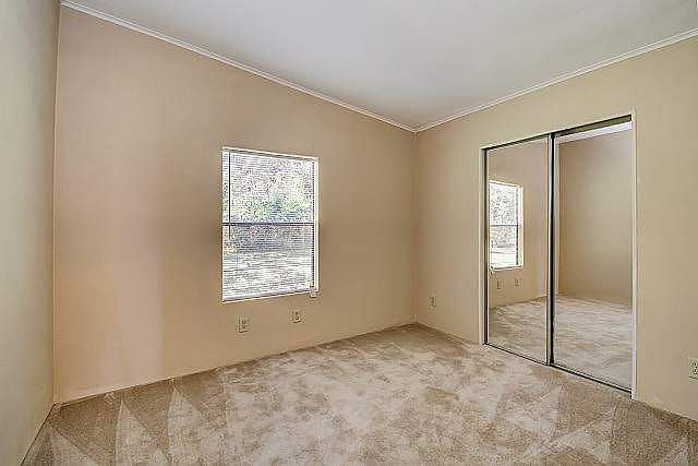 1st image of 36 Horseshoe Falls Dr