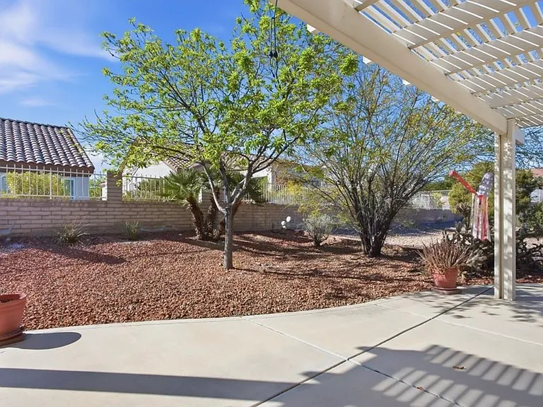 2433 Sunup Dr — Photo 2