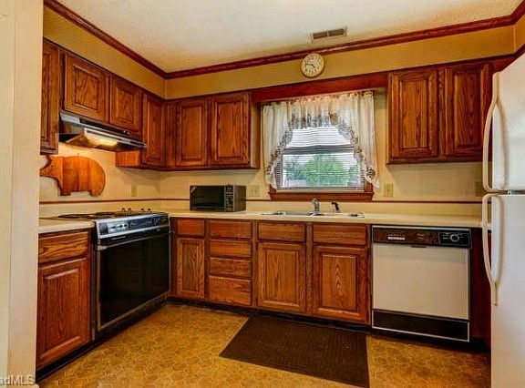 3rd image of 1145 Glendale Dr