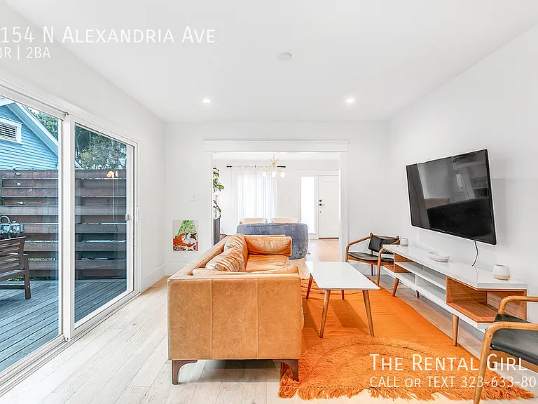 1154 N Alexandria Ave — Photo 12