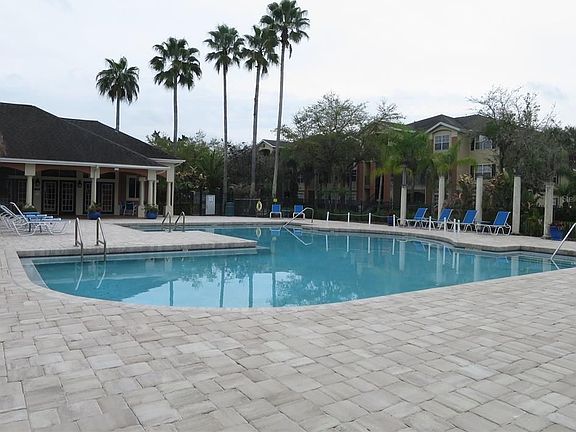5th image of 1920 Summer Club Dr APT 302