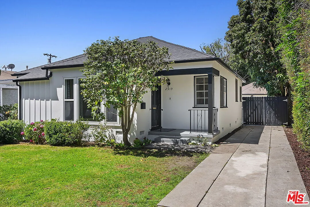 Building Photo - 2519 S Bentley Ave