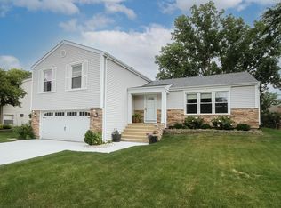 149 Larchmont Ln, Bloomingdale, IL 60108