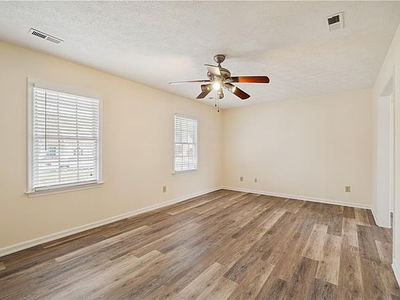 4th image of 3 Kansas Ct