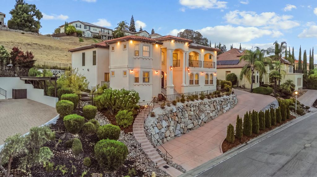 2586 Clubhouse Drive 2