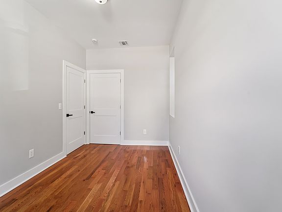 5th image of 216 Corabelle Ave #1
