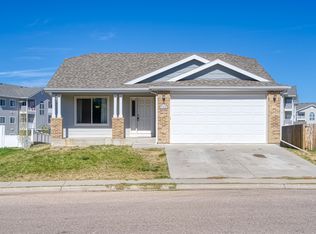 702 Sako Dr, Gillette, WY 82718