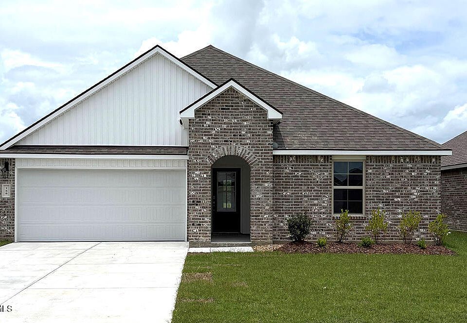 1st image of 160 Cottage Cove Dr