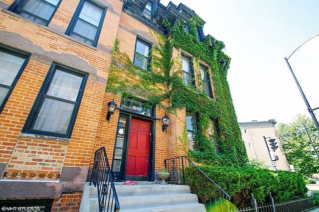 1st image of 1854 N Lincoln Ave #2