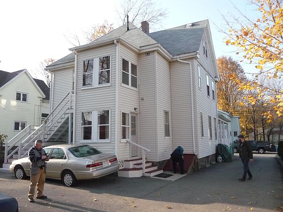 3rd image of 48 Albertina St APT 2