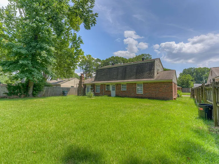 1261 W Perkins Rd — Photo 28