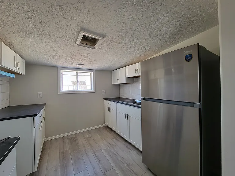 204 Ash St #2 — Photo 3