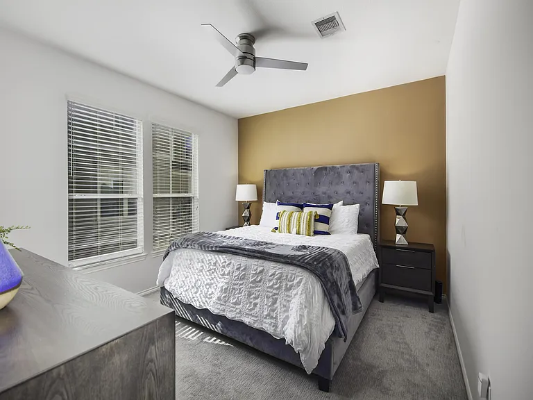 2926 Clay St — Photo 10
