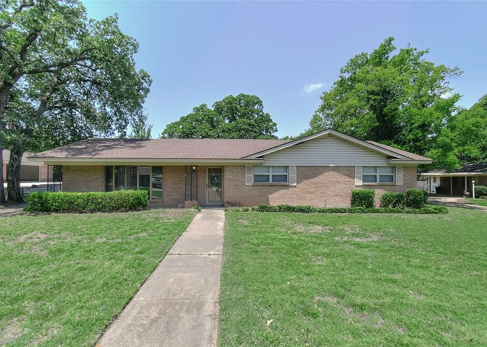 1st image of 1313 Woodway Dr