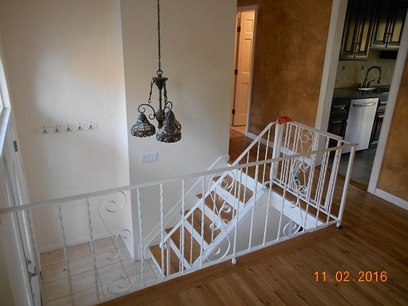 5th image of 168 Dakota Ave #Upstairs