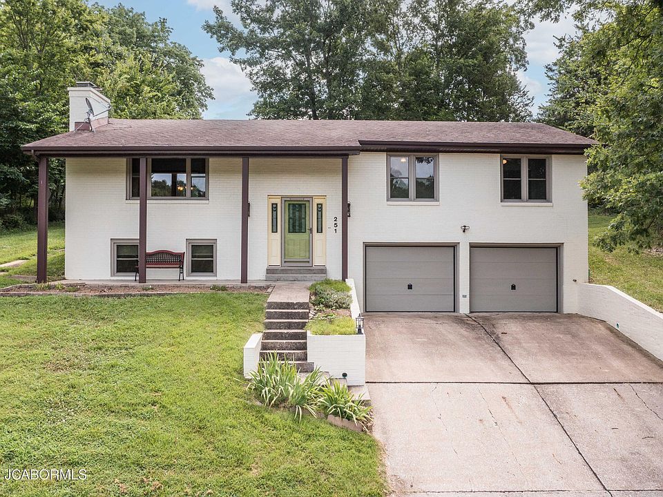 1st image of 251 Brookdale Dr