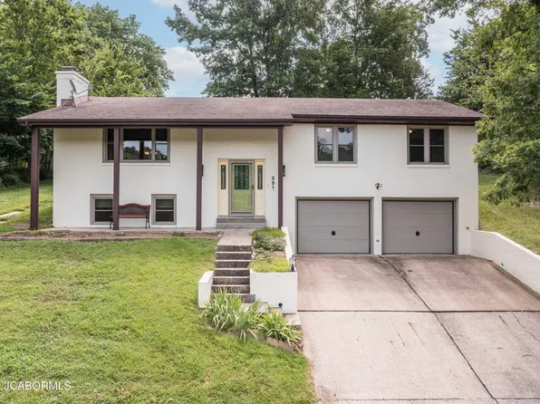 251 Brookdale Dr, Jefferson City, MO 65101