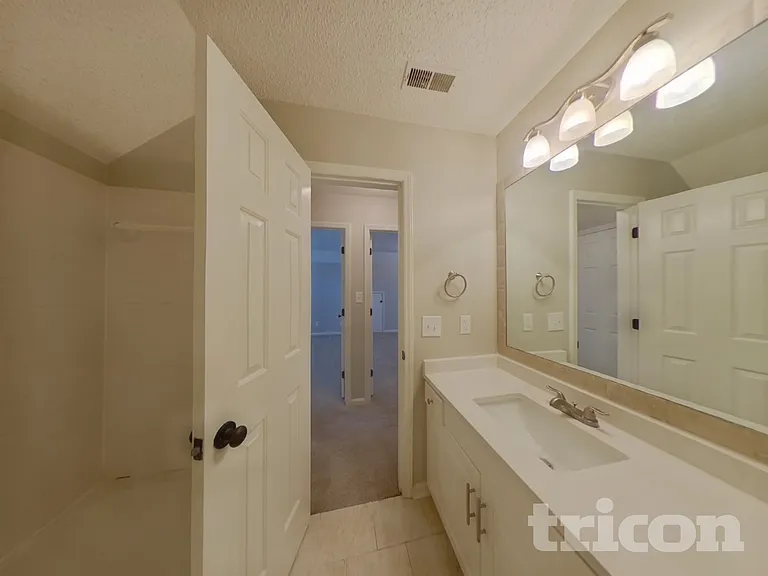 713 Trailing Rock Dr — Photo 16
