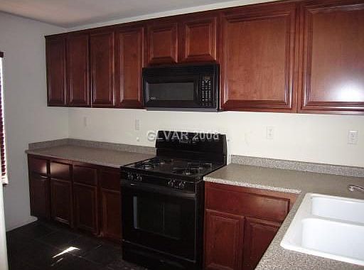 3rd image of 4228 Glisan Ct