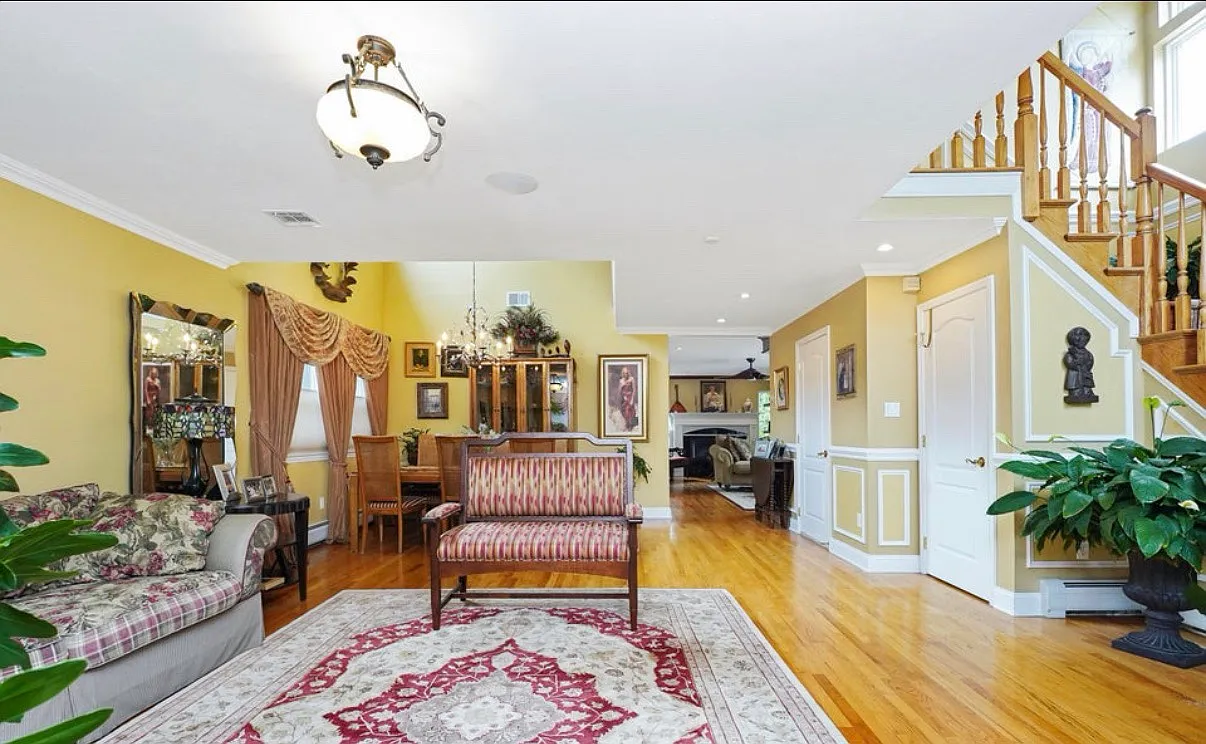 3 bed, $3,800 — Photo 3