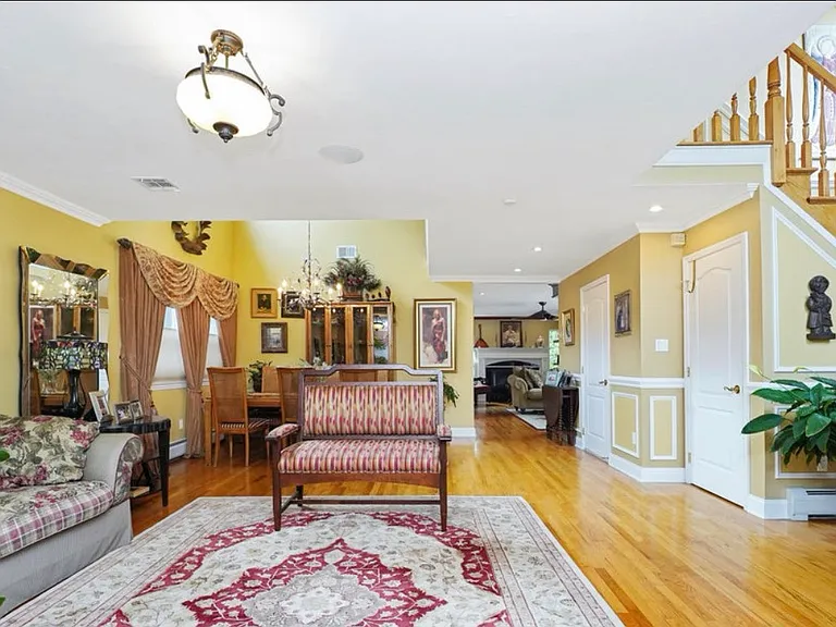 762 Drumgoole Rd W #1 — Photo 3