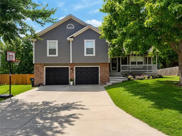 4619 SW 8th St, Blue Springs, MO 64015
