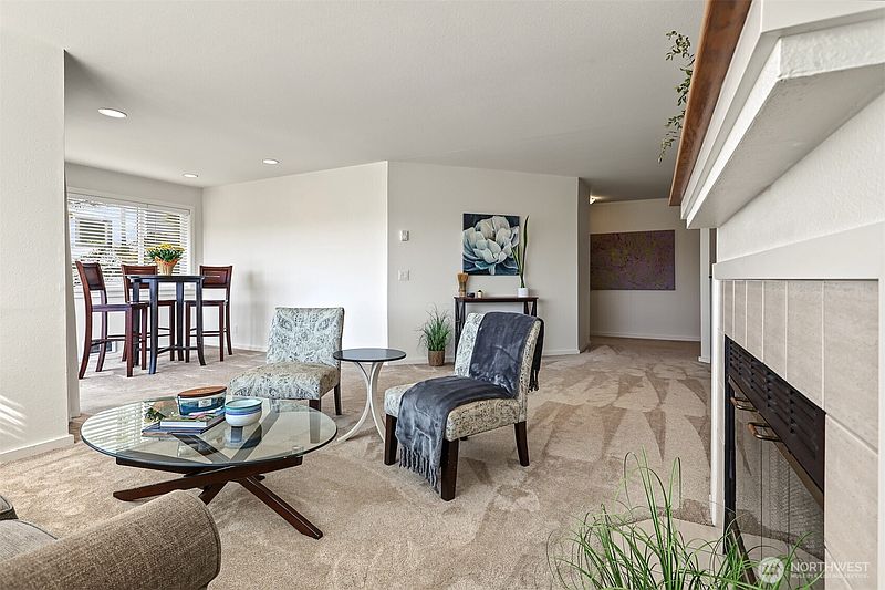 4th image of 2040 13th Avenue W #11