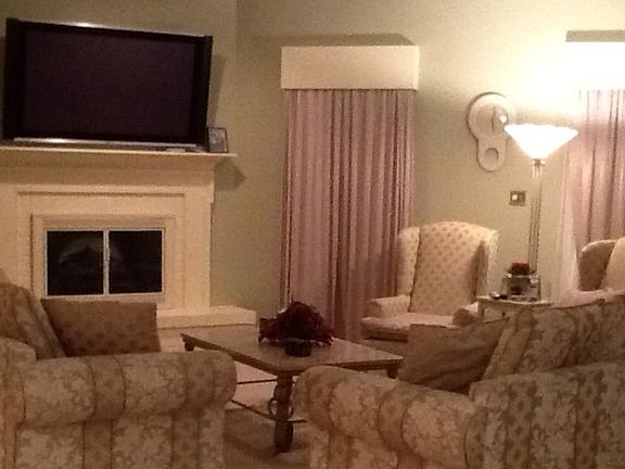 4th image of 2604 E 2nd St #B-6