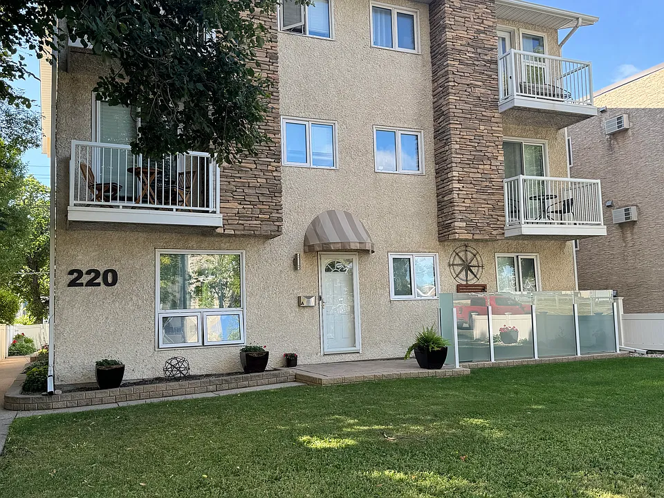 220 Goulet St #E