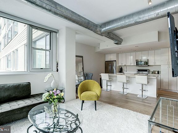 3rd image of 3409 Wilson Blvd Unit 205