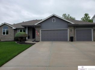 17628 Pine St, Omaha, NE 68130