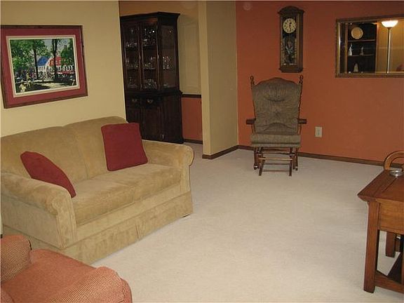 5th image of 13636 Falmouth Ave