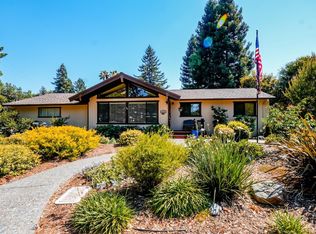 2049 W F Street, Napa, CA 94558