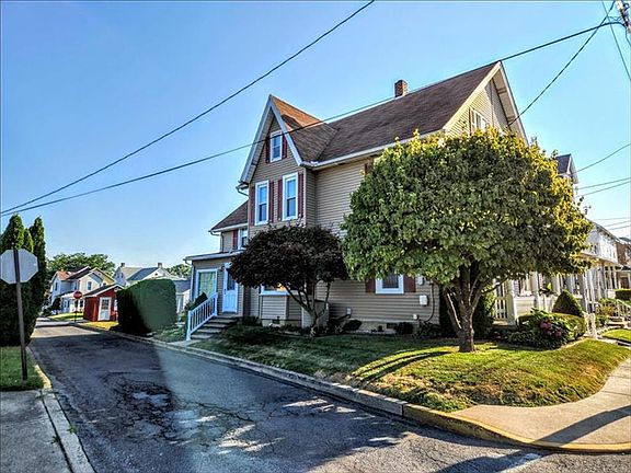 3rd image of 333 E 10th St