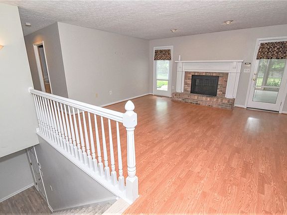 3rd image of 8186 N Dilcrest Cir