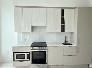 3900 Confederation Pkwy #607, Mississauga, ON L5B 0K7