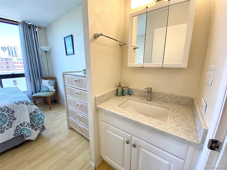 320 Liliuokalani Ave — Photo 11