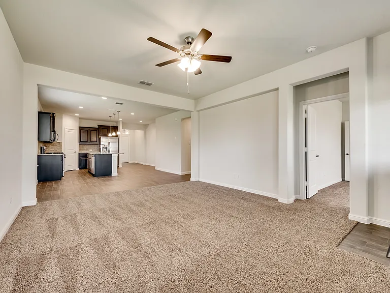415 Helm Ln — Photo 18